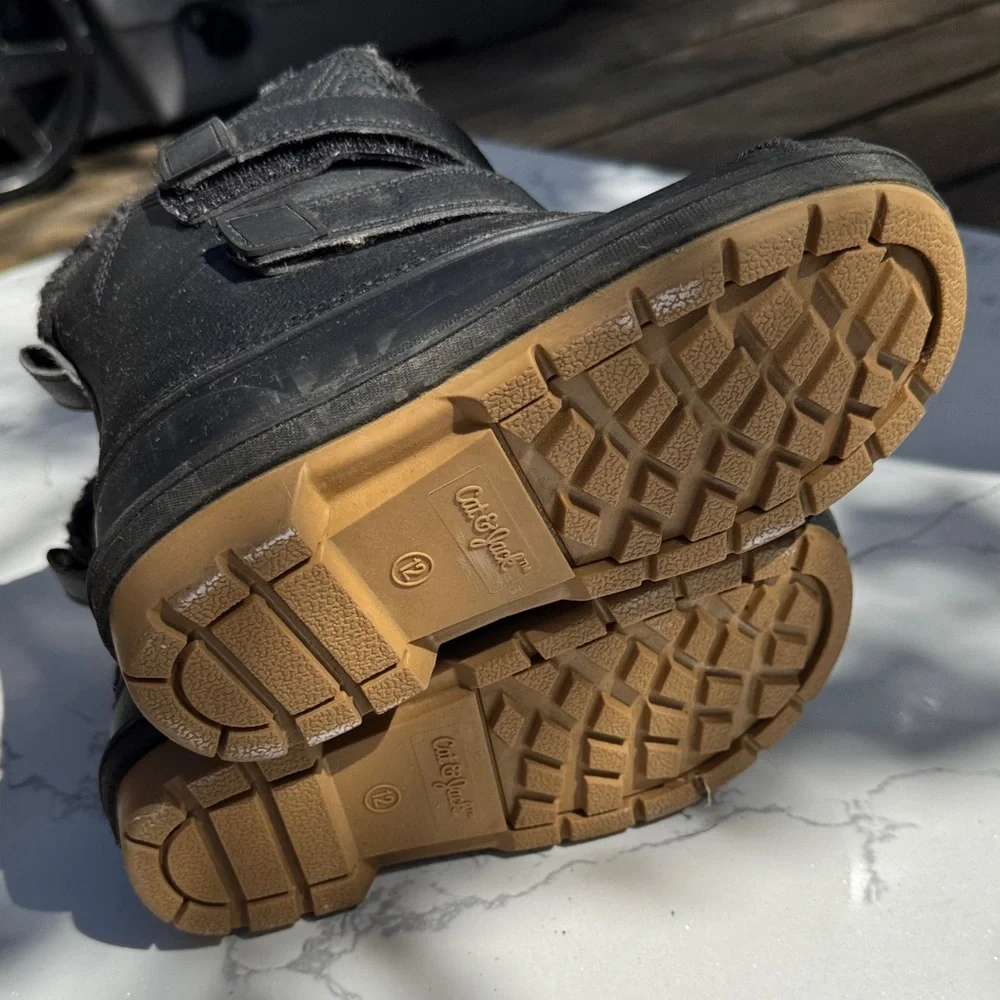 Cat & Jack Black Kids Winter Boots with Tan Contrast Sole